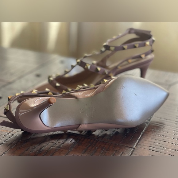 Valentino Garavani Nude / Blush Heels, worn once 3.93” tall SZ 39 - Picture 3 of 4